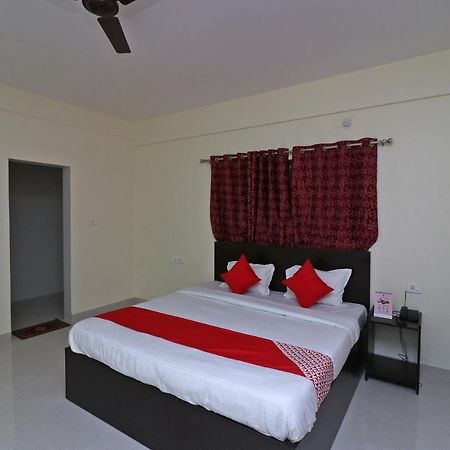 โอโย 35905 โฮเต็ล ริเวอร์พอยต์ Hotel คัทตัค ภายนอก รูปภาพ